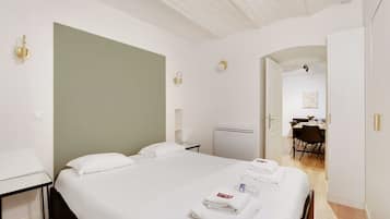 Apartment | 2 Schlafzimmer, laptopgeeigneter Arbeitsplatz, Bügeleisen/Bügelbrett