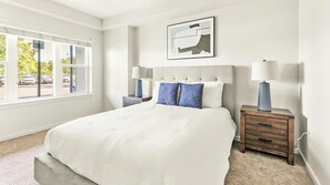 1 bedroom, desk, iron/ironing board, WiFi