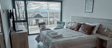 Studio, Mountain View (Buena Vista) | Premium bedding, down comforters, pillowtop beds, desk