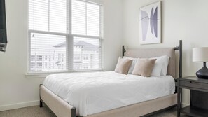 3 bedrooms, desk, iron/ironing board, WiFi