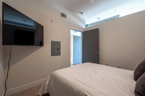 1 chambre, bureau, fer et planche à repasser, Wi-Fi