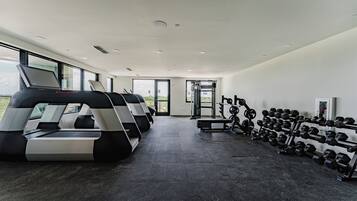 2 bedrooms, memory foam beds, free WiFi, bed sheets