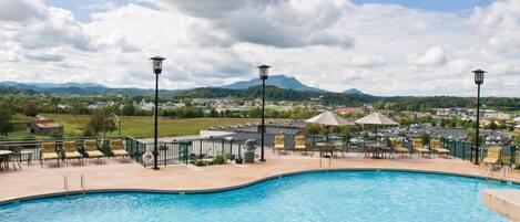 Innenpool, AuĂenpool