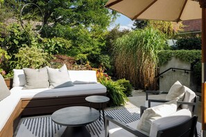 Luxury House, 3 Bedrooms, Garden View | Terrace/patio