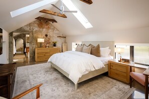 Luxury House, 3 Bedrooms, Garden View | Egyptian cotton sheets, premium bedding, down comforters, pillowtop beds