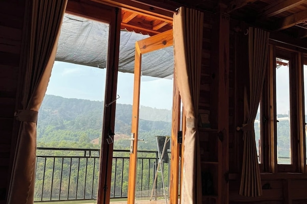 Family Duplex, Mountain View | Desk, blackout drapes, free WiFi