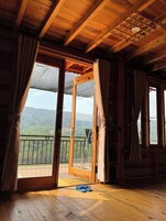 Family Duplex, Mountain View | Desk, blackout drapes, free WiFi