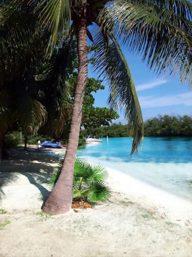 Villa with pool in hotel zone 