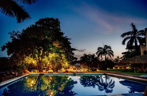 Villa with pool in hotel zone