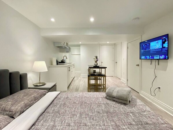 1 chambre, fer et planche à repasser, Wi-Fi, literie fournie