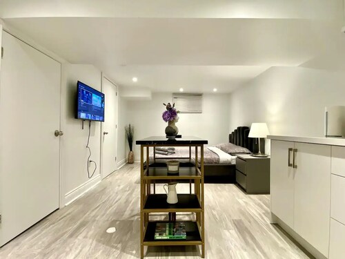 Bachelor - Luxury, Comfortable & Affordable

