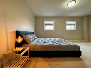 4 chambres, fer et planche à repasser, Wi-Fi, draps fournis