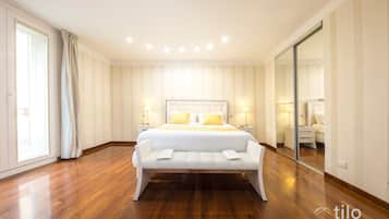 Suite Luxe, terrasse, vue ville | 1 chambre, draps en coton égyptien, literie de qualité supérieure