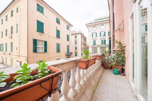 Luxury Suite, Terrace, City View | Egyptian cotton sheets, premium bedding, memory-foam beds, minibar - Tilo (Genoa)