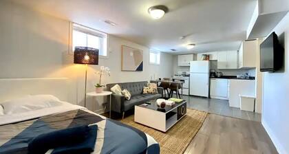 Entire Basement Apartment 1 Bedroom Free Parking