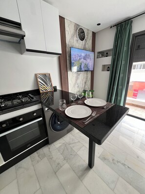 Fridge, microwave, oven, stovetop