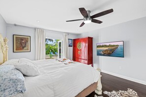 4 bedrooms, iron/ironing board, WiFi, bed sheets