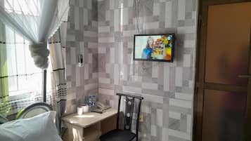 Deluxe Double Room | Desk, laptop workspace, free WiFi