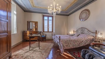 4 Schlafzimmer, Bügeleisen/Bügelbrett, kostenloses WLAN