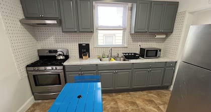 4-bedroom apartment near Airport