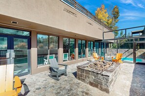 Terrace/patio - Conveniently located condo with W/D, full kitchen & shared pool/hot tub access (Winter Park)