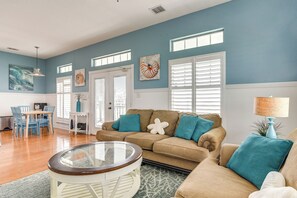 TV, video games, DVD player - Ocean Views: Pet-Friendly Surfside Beach Gem (Surfside Beach)