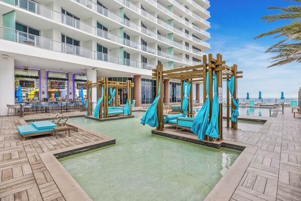 Outdoor pool, a heated pool - Bright & Stylish Stay at Splendid Resort - Prime Location and Stunning Views (Hollywood)