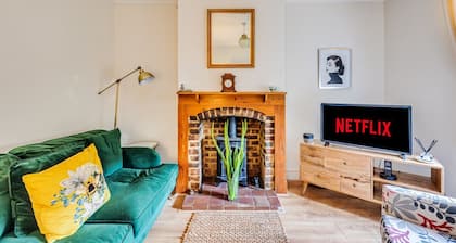 West Street Cottage • Free Parking • Fast Wifi • Smart TV