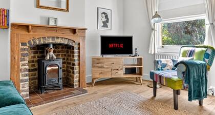 West Street Cottage • Free Parking • Fast Wifi • Smart TV