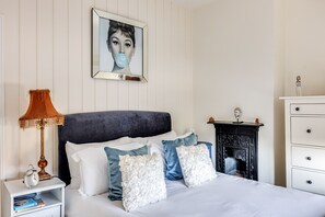 2 slaapkamers, een strijkplank/strijkijzer, gratis wifi, beddengoed