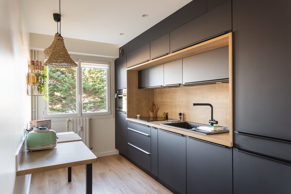 Fridge, microwave, oven, dishwasher - Le Ty Sillon - Appt, proche de la plage (Saint-Malo)