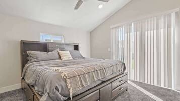 3 bedrooms, desk, iron/ironing board, travel crib