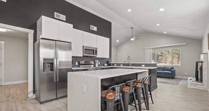 Shamrock Stay - Boise townhouse with fire pit