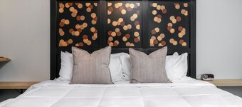 Lincoln Boutique Motel Upper King #8