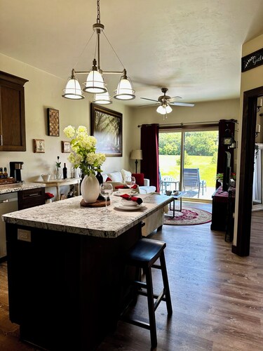 Perfect cozy 1-bedroom apartment with garage in charming Kaukauna.  