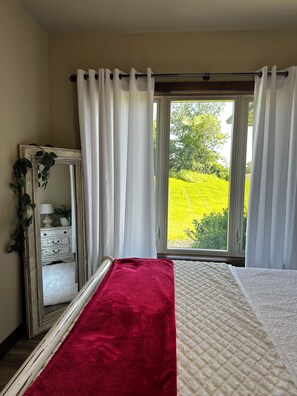 1 habitación, tabla de planchar con plancha, wifi gratis y ropa de cama 