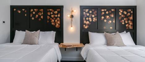 1 bedroom, desk, WiFi