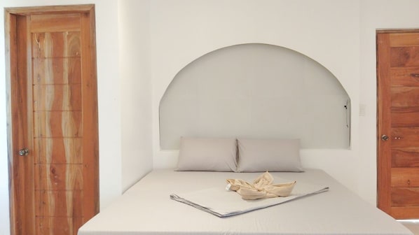 WiFi, bed sheets - Executive Room 1 (Sipalay City)