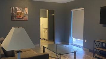 Exclusive Suite | Living area | TV