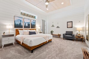 8 bedrooms, desk, iron/ironing board, travel crib