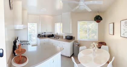 Tranquil and cozy apartment in Redondo Beach, minutes from beach
