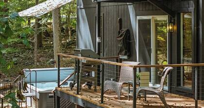 Hot Tub, Lake Access + Community Amenities Somerset Lodge by Avantstay