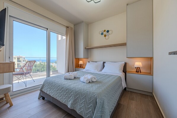 4 bedrooms, in-room safe, iron/ironing board, free WiFi