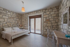 3 dormitorios, tabla de planchar con plancha, wifi gratis y ropa de cama