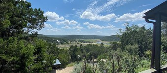 Lake Travis Bungalow with Beautiful View!