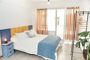 Apartment | Daunenbettdecken, Verdunkelungsvorhänge, Bügeleisen/Bügelbrett