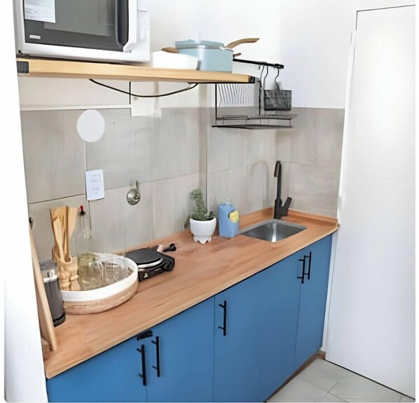 Apartment | Eigene Küche | Mikrowelle, Toaster, Grillplatte, Kochgeschirr/Geschirr/Besteck