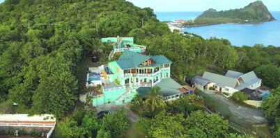 Luxury BEACHFRONT VILLA FR 7 to 10 Rms, 1 MIN WALK TO BEACH, ROYALTON RESORT, 

