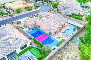 المنشأة من الخارج