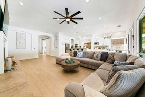 TV, fireplace, ping pong